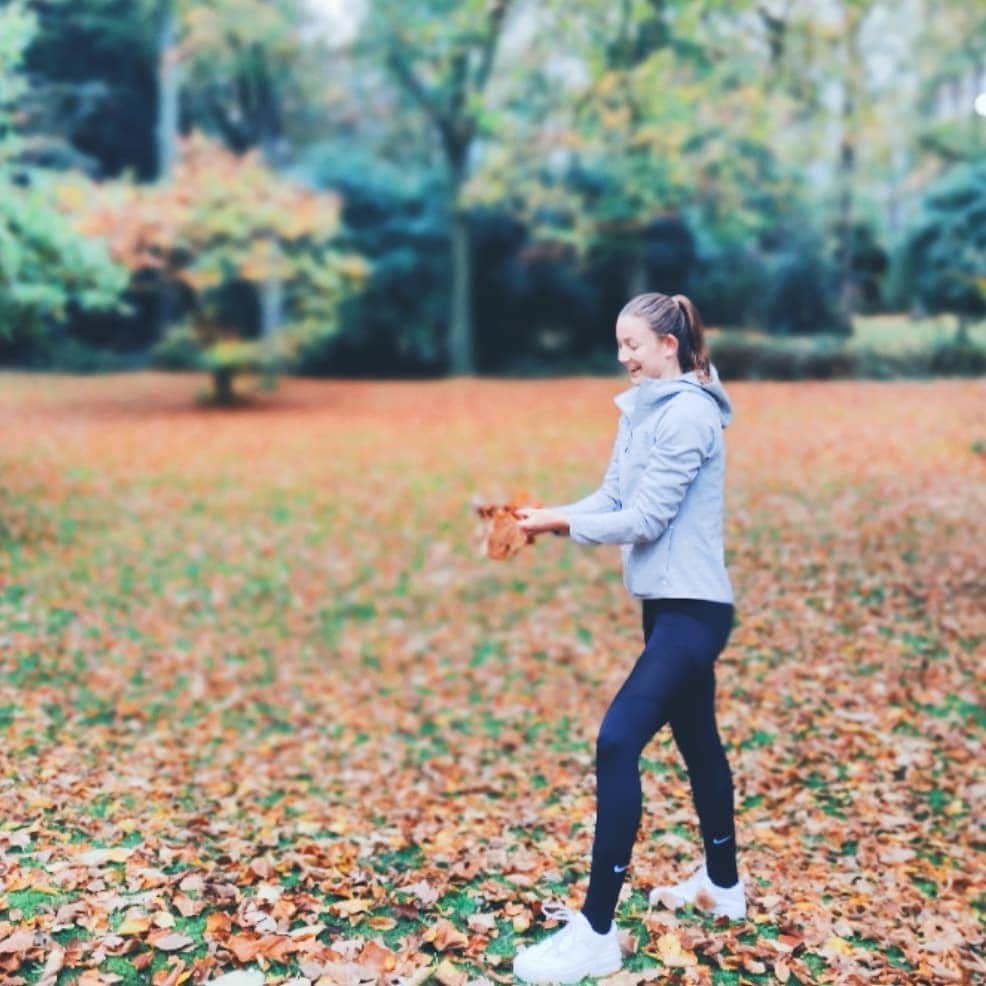 Paulien COUCKUYTのインスタグラム：「Some colors of nature to send you some positive vibes in these dark times 💌 ▪️Stay healthy ▪️When you're feeling down, talk about it ▪️& Keep moving  Together we can do this 💪🏻 . . #positivevibes #coronatimes #difficulttimes #strongertogether #staypositive #stayhealthy #keepmoving」