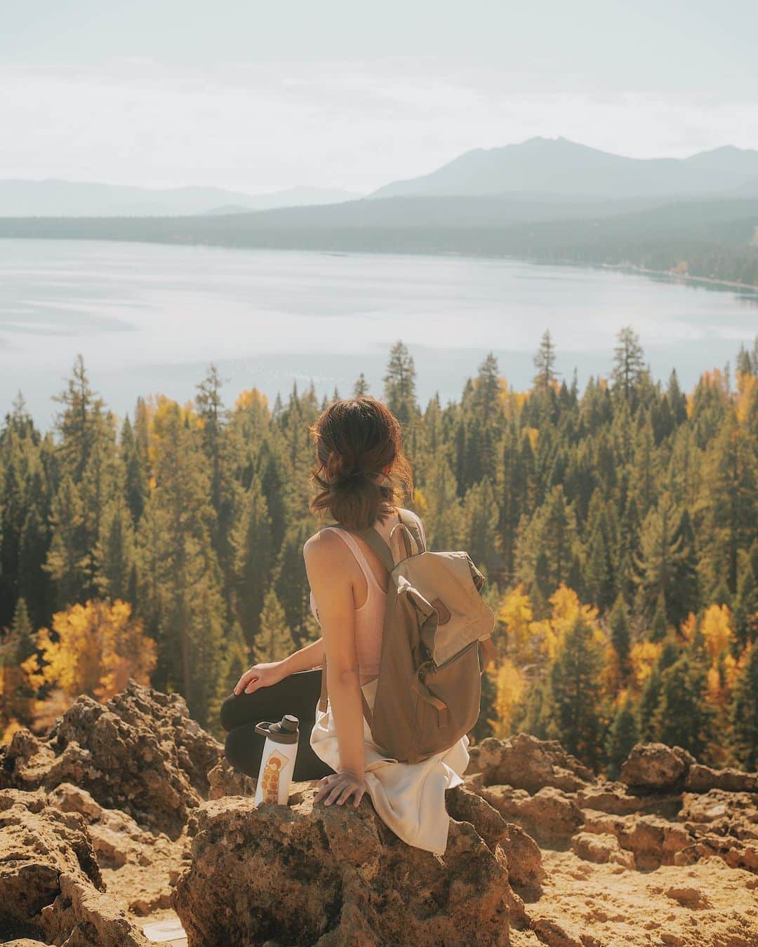 W E Y L I Eのインスタグラム：「Another memorable weekend of enjoying the outdoors 🌲🍂」