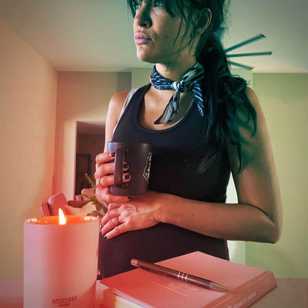 ジェシカ・ゾアのインスタグラム：「What are you doing with your extra hour? #vote」