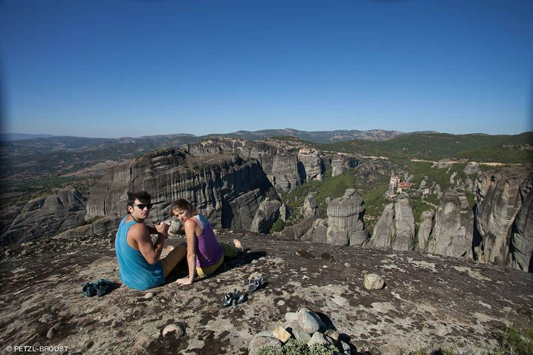 シャーロット・デュリフさんのインスタグラム写真 - (シャーロット・デュリフInstagram)「Beautiful Meteora, Greece  My good friend and filmmaker/photographer @guillaume_broust recently released his 20 Year Showreel 🤯 20 years of his amazing adventures, which I'm excited to have been a part of many times, like during the 2014 @petzl_official Roctrip in Europe. Check his video out on his page or at https://youtu.be/oFBOV_VbhLA , it's good!  Sides notes: 1. Here he probably captured the first trip abroad together of @joshlrsn and I... so definitively the beginning of something big 😆 2. Who else misses the Petzl Roctrips ?! 🤩  @petzl_official @eb_climbing @luxov_connect @volxholds」11月3日 2時23分 - chadurif