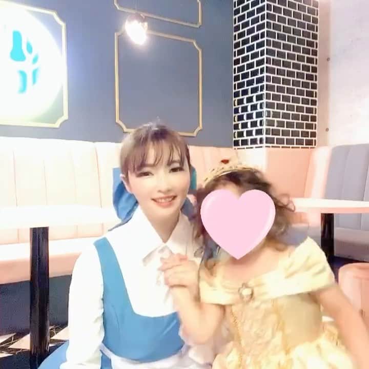 のインスタグラム：「スクールのハロウィン👻🎃 - 娘はベルでした🌹✨✨ - みんなは今年のハロウィン 何したの？💓 - #ハロウィン #happyhalloween #halloween」