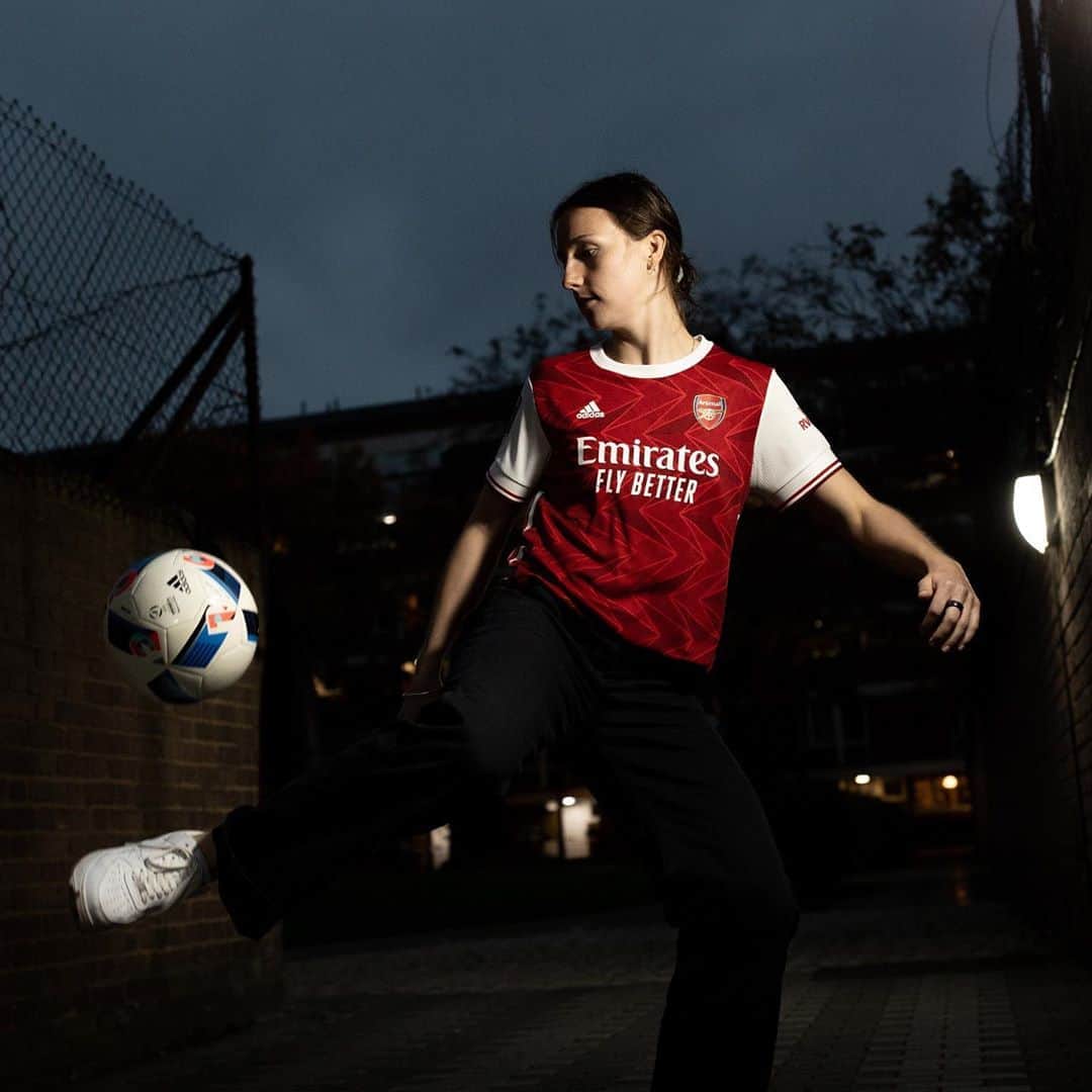 Arsenal Ladiesさんのインスタグラム写真 - (Arsenal LadiesInstagram)「Ooh to be a Gooner ❤️ Photography: @jan_kirkham 🔥」11月3日 2時41分 - arsenalwfc