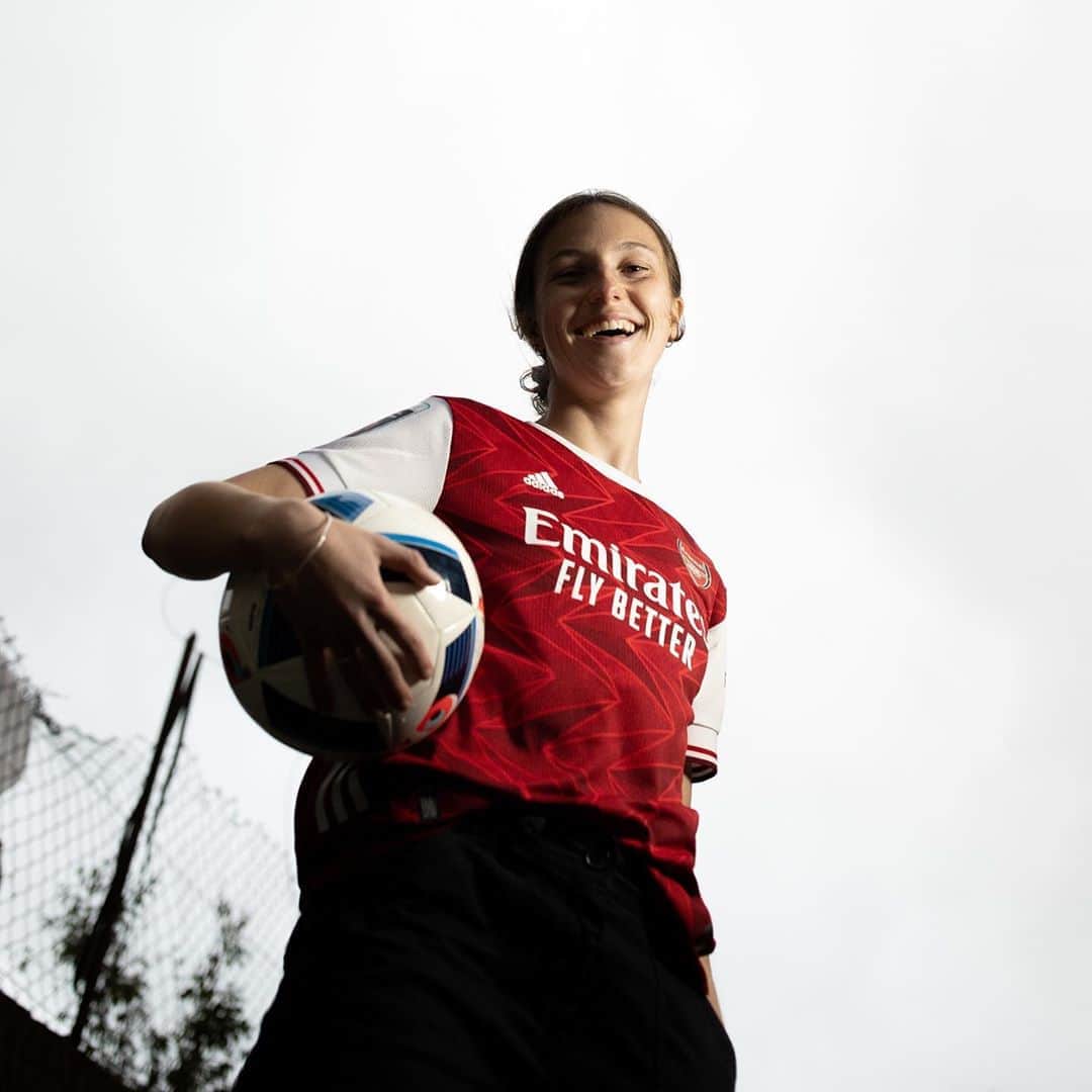 Arsenal Ladiesさんのインスタグラム写真 - (Arsenal LadiesInstagram)「Ooh to be a Gooner ❤️ Photography: @jan_kirkham 🔥」11月3日 2時41分 - arsenalwfc