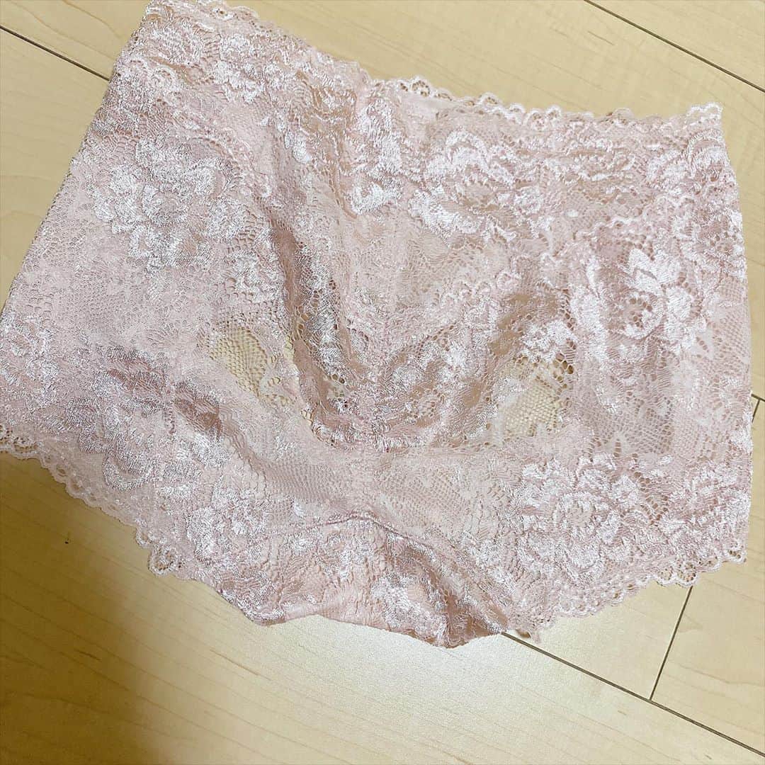 服部彩香さんのインスタグラム写真 - (服部彩香Instagram)「thank meさんの骨盤キュッとショーツ👾 ホールド感も強くなく1日履いていても ノンストレスで着用出来ました☺️ 綺麗なヒップラインを作るために これからも愛用決定☺️ . 現在発売イベントとして ナイトブラとの同時購入でお得になる キャンペーンも行っているので チェックしてみてください👙 . #thankme #骨盤キュっとショーツ #骨盤ショーツ #骨盤ケア #骨盤矯正 #高機能ショーツ #お胸ふっくらブラ #お胸プッシュアップキャミ #pr」11月3日 2時50分 - ayasyan1112