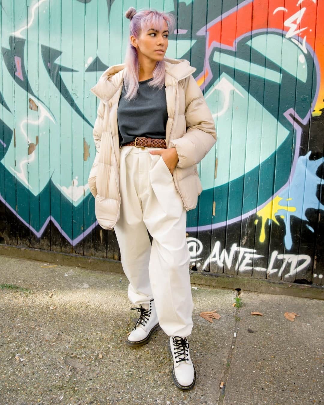 UNIQLO UKのインスタグラム：「Ultra-light and ultra stylish, the perfect coat for everyday.  #Uniqlo #LifeWear #UniqloLifeWear」