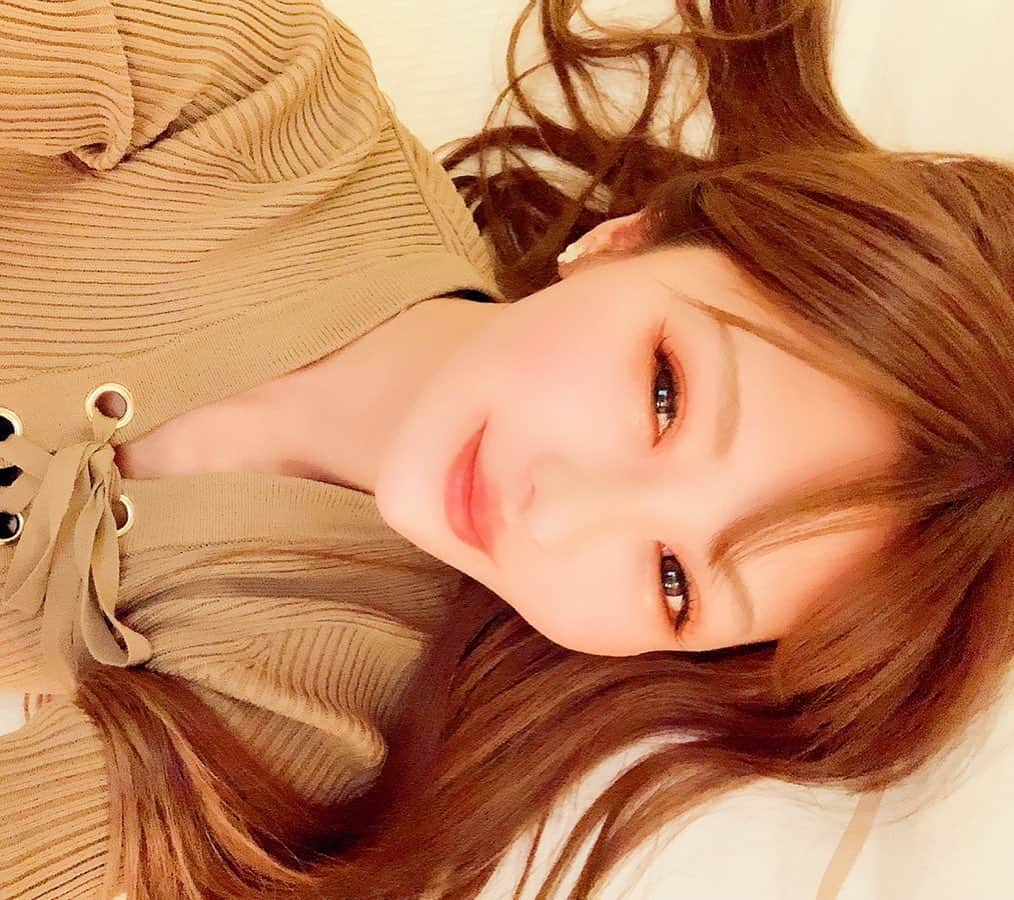 滝沢いおりさんのインスタグラム写真 - (滝沢いおりInstagram)「明日は祝日㊗️ #マイケルコース #お姉さん #グラビア自撮り部」11月3日 2時54分 - takizawaiorir