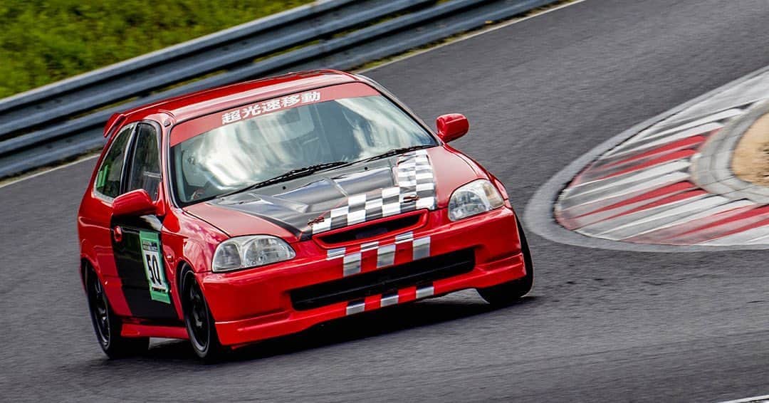 のインスタグラム：「_ 海老天ぷらパパ Honda EK9 CIVIC _ Shot on May-24 2020 "HONDA VTEC ONE MAKE RACE 2020 Rd.2" organized by @zerofighterautocustom at Okayama International Circuit _ owner: @mapo932  photo: @mistbahn _ _ JP) 2020年5月24日 岡山国際サーキット、ゼロファイターさん( @zerofighterautocustom )主催「HONDA VTEC ONE MAKE RACE 2020 Rd.2」。 _ _ #hondavteconemakerace #ホンダvtecワンメイクレース #zerofighterautocustom #ゼロファイター #okayamainternationalcircuit #岡山国際サーキット #海老天ぷらパパ #せやろくん #prizeracing #aslan_inc_japan #超光速移動 #civic #hondacivic #ホンダシビック #シビック #ctr #ek9 #ekcivic #n1civic #osakajdm #kanjo #kanjostyle #kanjoracer #kanjozoku #timeattack #timeattackjapan #bseries #b16 #b16a #hondasontrack」