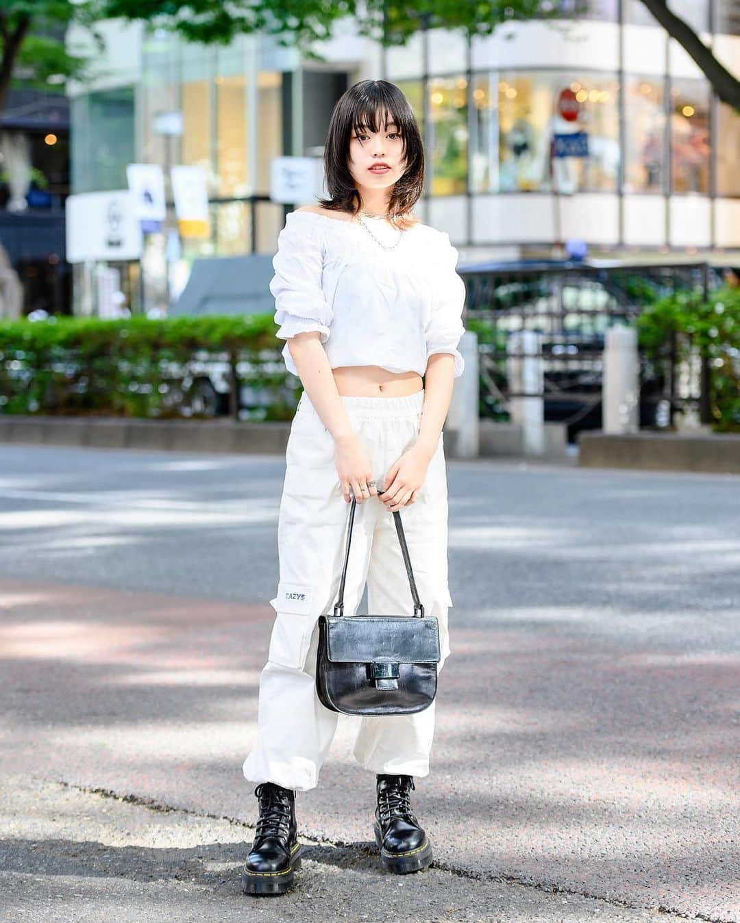 Harajuku Japanさんのインスタグラム写真 - (Harajuku JapanInstagram)「18-year-old Japanese students Yuika (@l.only_flower) and Unu (@uhmmm___48) on the street in Harajuku wearing monochrome street styles with a Billie Eilish tee, reflective strap pants, a crossbody utility bag, Prada, Dr. Martens, and 23.65 sneakers.」11月3日 4時33分 - tokyofashion