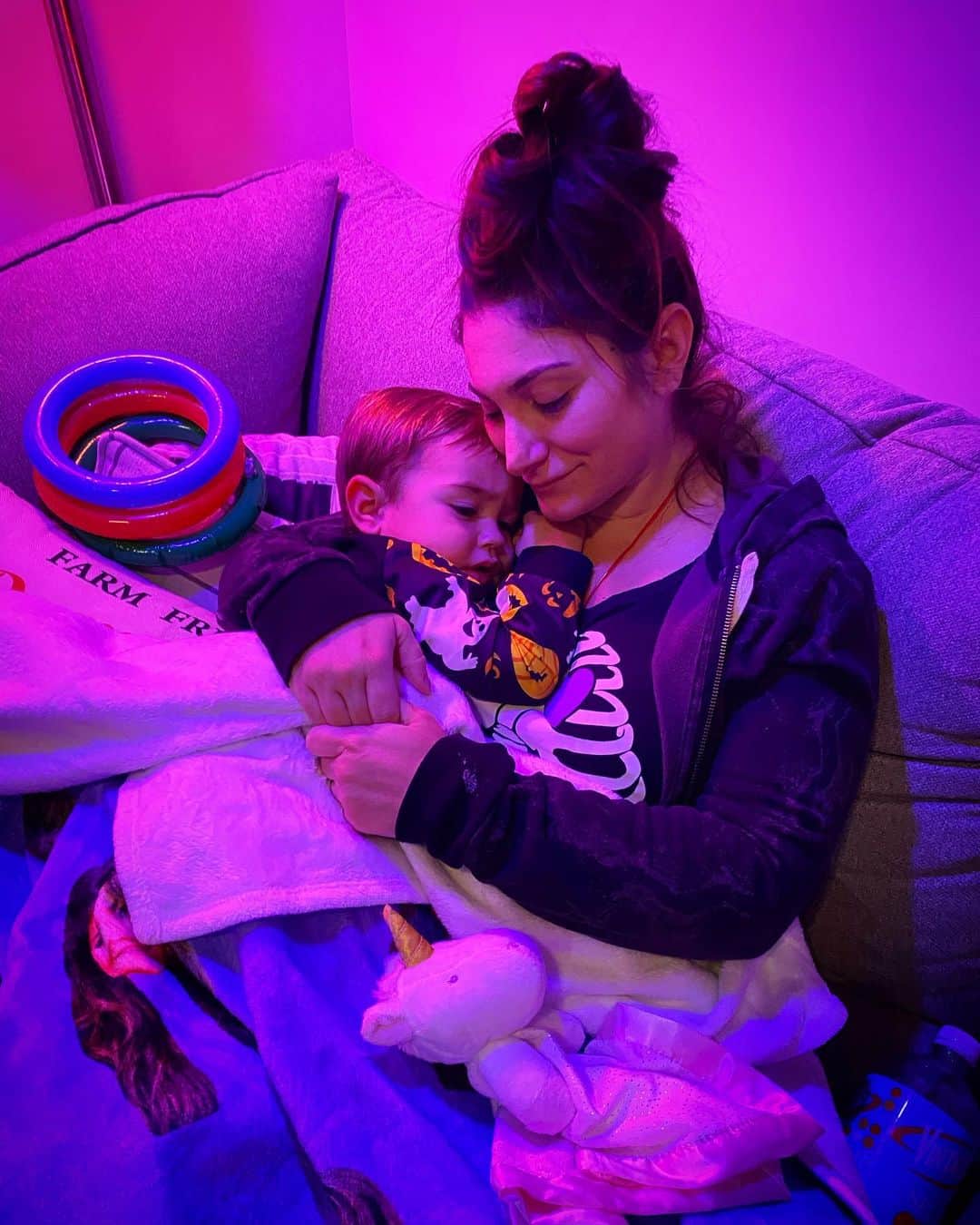 ディーナ・ニコール・コルテーゼのインスタグラム：「#boymom 💙💙」