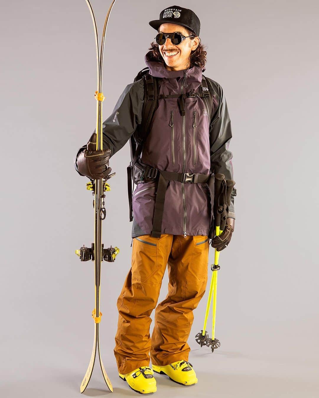マウンテンハードウェアのインスタグラム：「Over the past few years, our team has worked closely with steep skier and Chamonix mountain guide @vivianbruchez to design and develop outerwear with his expert-level experience at the forefront. Available today, the Viv Gore-Tex Pro shells are the ultimate choice for any ski mountaineer who requires top-tier durability and toughness with all the expert-level functionality.」