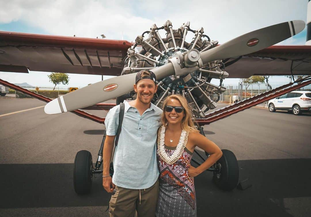 ハワイアン航空さんのインスタグラム写真 - (ハワイアン航空Instagram)「In honor of #NationalAviationHistoryMonth, we'll be sharing some iconic moments in Hawaiian Airlines' history over the next few weeks.✈️⠀ ⠀ Our aviation journey began in 1929, when the Inter-Island Steam Navigation Company launched Hawai‘i's very first airline, Inter-Island Airways -- now known as Hawaiian Airlines. To help generate excitement for commercial air travel within the Islands, our iconic Bellanca CH-300 Pacemaker welcomed guests onboard for a $5 sightseeing tour around O‘ahu. And on November 11, 1929, we launched our first scheduled flight from Honolulu to Hilo (via Maui). ⠀ ⠀ -------------------------------- We also have some great news! In celebration of #NationalAviationHistoryMonth and to get a headstart on holiday shopping, a limited supply of our Hawaiian Airlines Heritage Collection items are available for sale at our partner, Malibu Shirts. Visit MalibuShirts.com/Hawaiian-Airlines to view this collection.」11月3日 5時00分 - hawaiianairlines