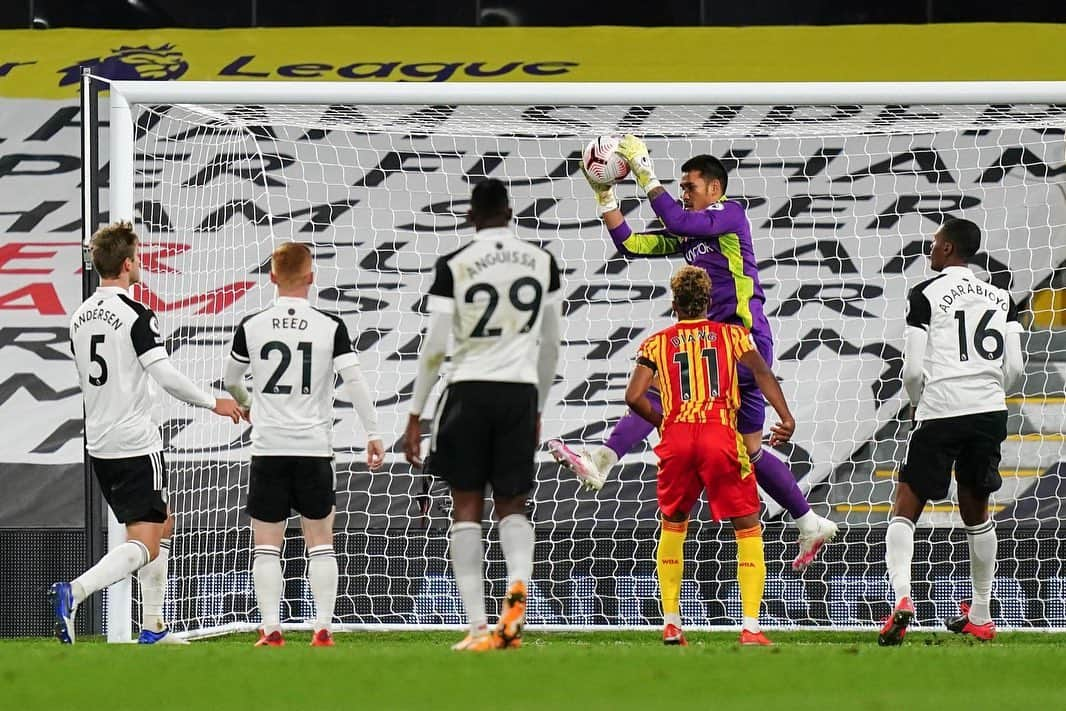 アルフォンス・アレオラさんのインスタグラム写真 - (アルフォンス・アレオラInstagram)「Great job from the whole team tonight !  Big win and clean sheet !  Well done lads ! 💪🏽💪🏽 @fulhamfc」11月3日 5時42分 - alphonseareola