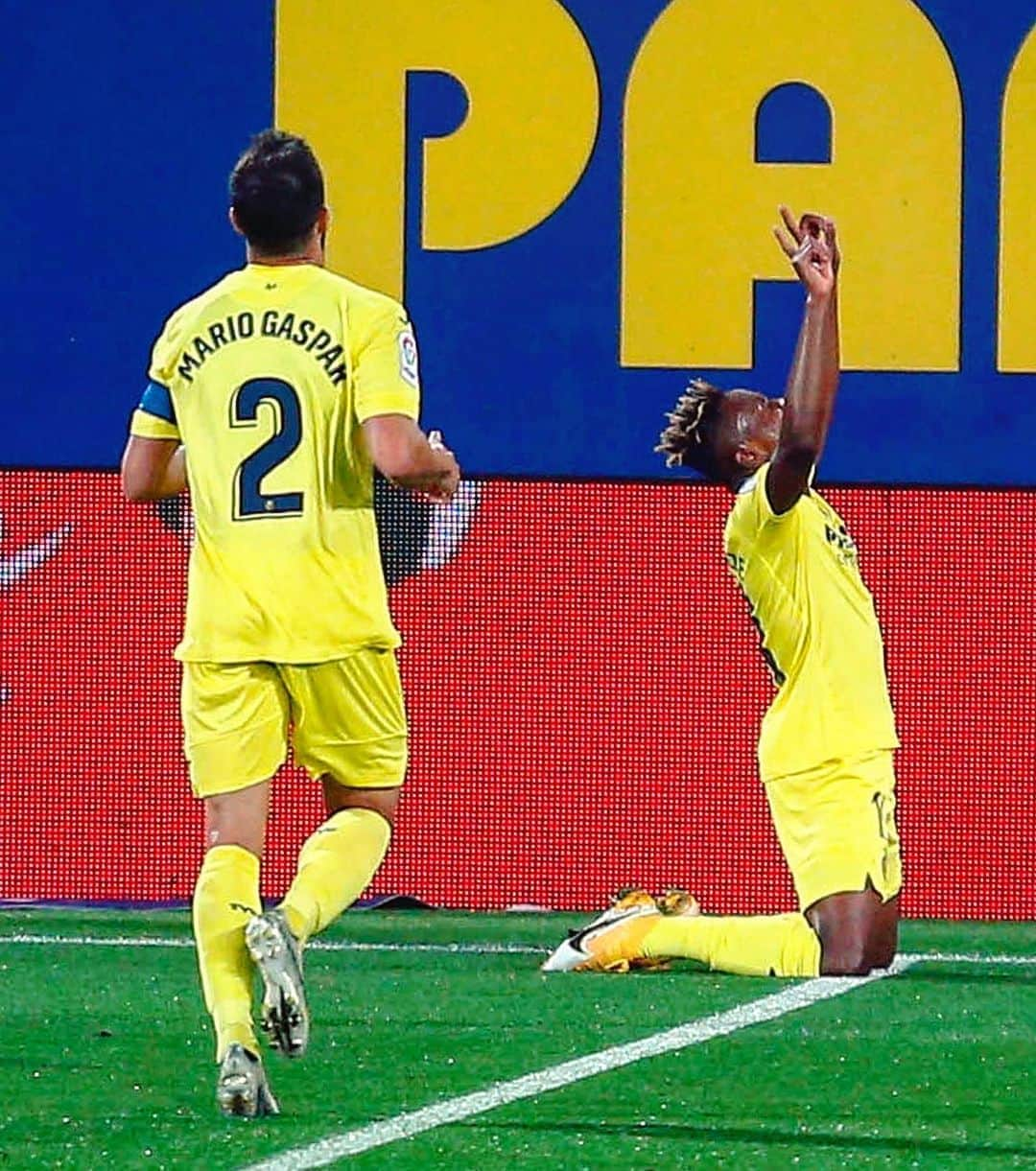 LFPさんのインスタグラム写真 - (LFPInstagram)「FIRST G⚽️AL of the season for @chukwuezesamuel8! 🇳🇬  #Chukwueze #Villarreal #Goal #LaLiga #LaLigaSantander #HayQueVivirla #YouHavetoLiveIt」11月3日 5時44分 - laliga