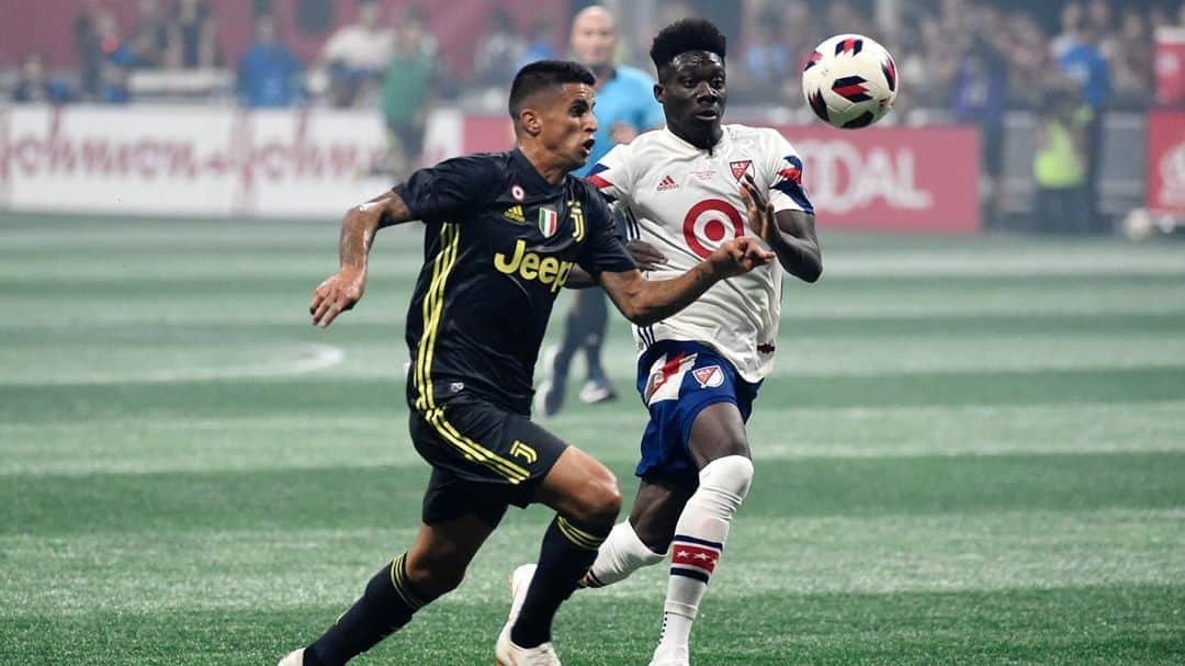 Major League Soccerさんのインスタグラム写真 - (Major League SoccerInstagram)「Celebrating @alphonsodavies' birthday with this mic'd up piece from #MLSAllStar in 2018. ⭐️🎂」11月3日 5時51分 - mls