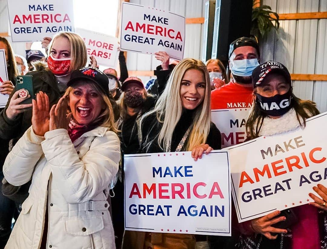 イヴァンカ・トランプさんのインスタグラム写真 - (イヴァンカ・トランプInstagram)「📍First stop: MICHIGAN!   Michiganders are ready for FOUR MORE YEARS of @realDonaldTrump! #MAGA. 🇺🇸」11月3日 6時01分 - ivankatrump