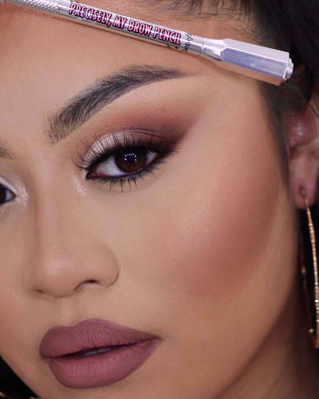 Benefit Cosmeticsさんのインスタグラム写真 - (Benefit CosmeticsInstagram)「These brows are always at the top of our wishlist 💝 @_cristiiinaa wears #preciselymybrowpencil & #kaBROW! cream-gel pomade! #regram #friendswithbenefit」11月3日 6時23分 - benefitcosmetics