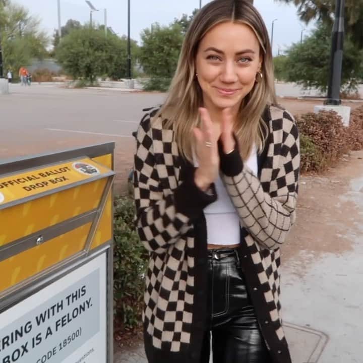 Camden Scottのインスタグラム：「This is it. It’s time. If you haven’t voted yet get to the polls, go in person, hand in your ballots. Do NOT mail them in. It is too late. It’s time to vote for science, unity, democracy and compassion. This is not the America I want to live in and we have the power to change that. Your voice is your weapon and to use your voice you must vote! If I haven’t made it abundantly clear, I voted for Joe Biden and Kamala Harris and I really hope you’ll do the same. 💙」