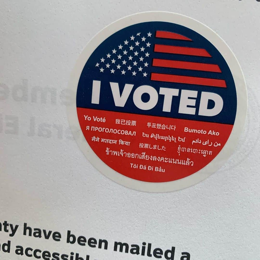 ジョージア・メイ・ジャガーさんのインスタグラム写真 - (ジョージア・メイ・ジャガーInstagram)「I voted as a duel nationality citizen this last week. Nothing feels better than voting please get out and vote. Tomorrow is your last chance to change the future of this country. #vote」11月3日 6時51分 - georgiamayjagger