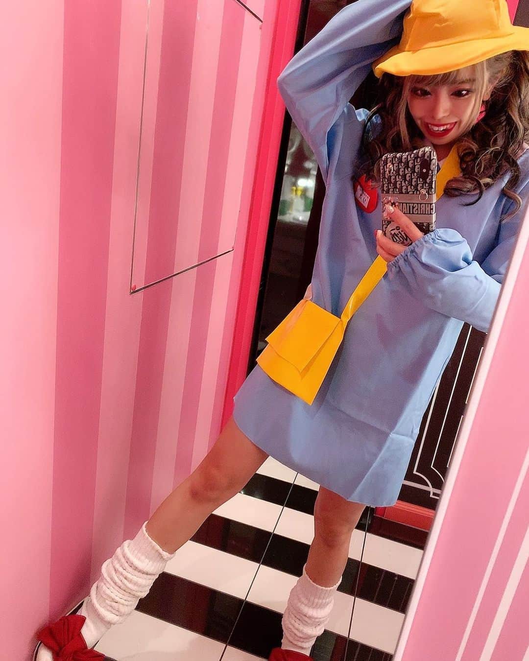 あんじゅのインスタグラム：「♡ ． 結局ギャルが1番可愛いしギャルしか勝たん🥺🤟🏻💕💕 ． 昨日はご新規さんが多くてはぴはぴな1日でした😌🌈 ． 今日は2部までの営業なのでお待ちがいなく！ OPEN時間もいつもより30分早い19:00です✌🏻💓 ． ． ．  #Burlesque #バーレスク #バーレスク東京 #大阪 #バーレスク大阪 #北新地 #六本木 #キャバ嬢 #ホスト #歌舞伎町 #ダンサー #bodymake #自発ください  #ギャルメイク #なんちゃってギャル  #金髪女子 #ギャル #加工厨 #ジャニオタ #スレンダー #エロ可愛い #筋トレ女子 #撮影会 #雰囲気好きな人いいね #自撮り界隈 #1mmでもいいなと思ったらいいね #被写体  #ロリコン #ロリ系 #ギャル系」