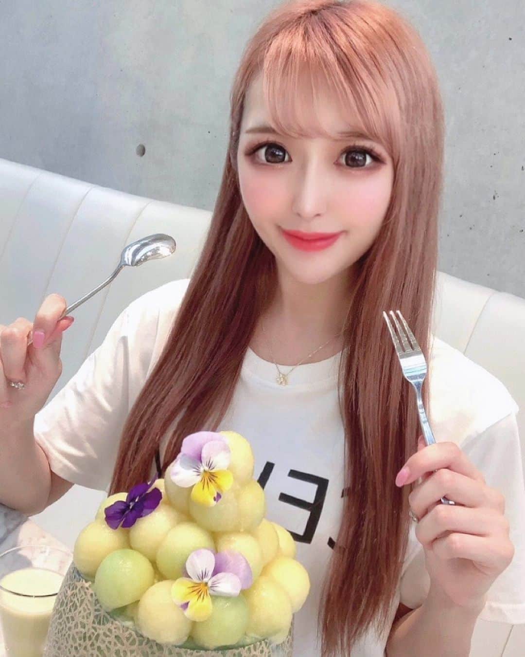 のインスタグラム：「. 載せれてなかったやつ🐩💖(夏) . withはくたん🥱♡ . . . . . . #キャバ嬢#キャバクラ#キャバ#ラウンジ嬢#ホスト#北新地#六本木#歌舞伎町#銀座#ミナミ#錦#中洲#すすきの#いいねしてくれた人で気になった人フォロー#フォローミー#いいね返し#フォロー返し#自撮り女子#like4likes#followme」