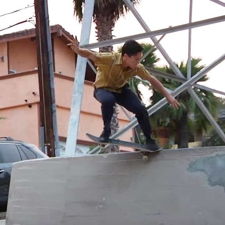 スラッシャーのインスタグラム：「🗣 @bakerskateboards x @rvcaskate now playing on ThrasherMagazine.com 📡」