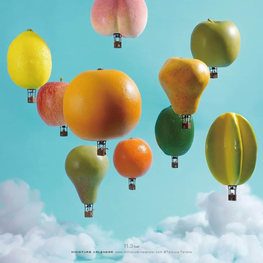 田中達也さんのインスタグラム写真 - (田中達也Instagram)「⠀ “Sweet Trip” 　 荷重100% 　 #果物 #気球 #食品サンプル #佐賀 #バルーンフェスタ #Fruit #Balloon #Fakefood 　 この作品の実物を佐賀でのミニチュアライフ展で展示予定です📷 　 ──────────────────── 《EXHIBITION info》 　 【MINIATURE LIFE展2020 in 佐賀】 MINIATURE LIFE EXHIBITION2020 in Saga Nov. 28, 2020 - Jan. 30, 2021 #MiniatureLife展 #ミニチュアライフ展 　 ℹ️Please look at the Instagram story’s highlight for more information.」11月3日 7時31分 - tanaka_tatsuya