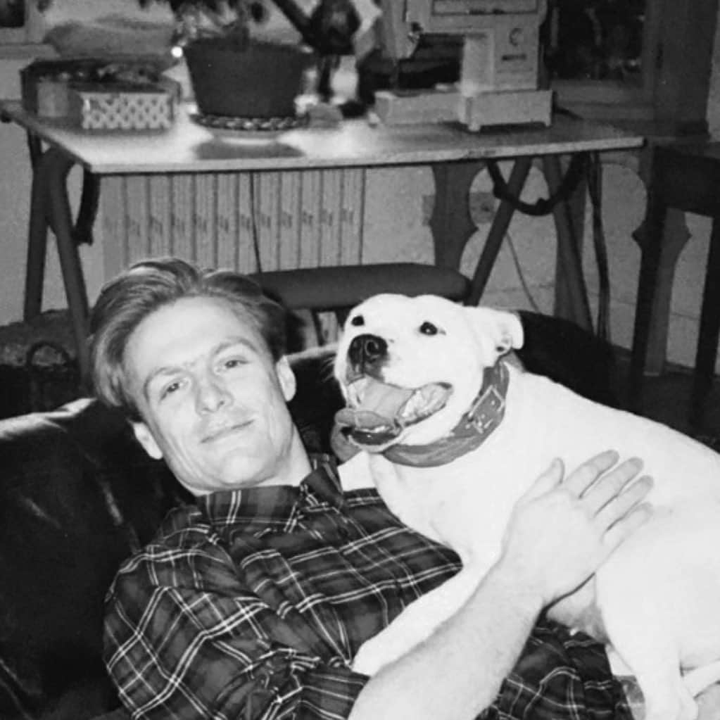 ブライアン・アダムスのインスタグラム：「What says love more than a dogs big smile? Here’s me and my friends staffie back in the day. #staffordshirebullterrier #ilovedogs 🐶」