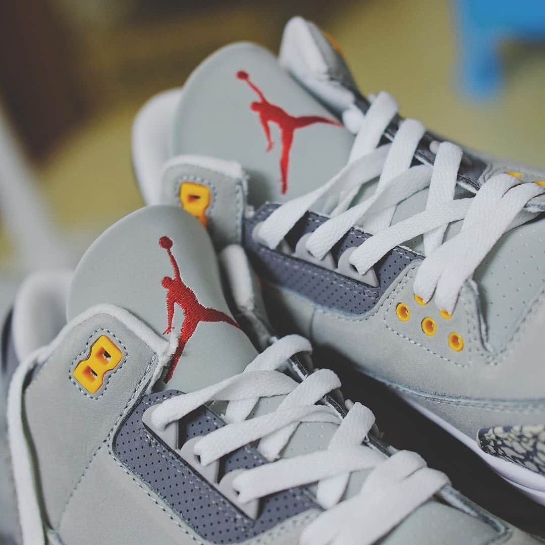 HYPEBEASTさんのインスタグラム写真 - (HYPEBEASTInstagram)「@hypebeastkicks: The Air Jordan 3 "Cool Grey" is making a return in 2021. First released in 2007 as part of the Jumpman’s lifestlye (LS for short) efforts, the “Cool Grey” combines a subtle base with signature prints and vibrant accents for a look that provides peak ’00s Air Jordan style.  Uppers are composed of gray nubuck, soft in both tone and texture. This is accented with darker steel gray shades around the collar and is worked into the signature elephant print on front and rear alike. Pops of flair are served up by “Orange Peel” and “Sport Red” embellishments, the former on select eyestays and the heel’s “AIR” spellout to complete the look. Expect these to release on February 27, 2021 for $190 USD.⁠⠀ Photo: @s.sam.group」11月3日 8時06分 - hypebeast