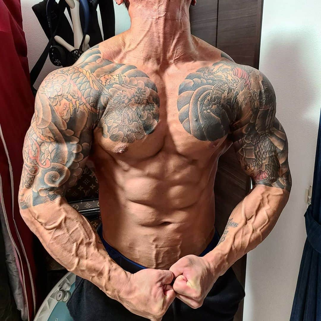 中村直輝さんのインスタグラム写真 - (中村直輝Instagram)「#fwj #ifbb #training #fitness #workout #gym #mensphysique #physique #classicphysique#japanesetattoo #bodybuilding #筋肉#ダイエット#バルク  バルクがんばろ。」11月3日 19時09分 - _naokinakamura_