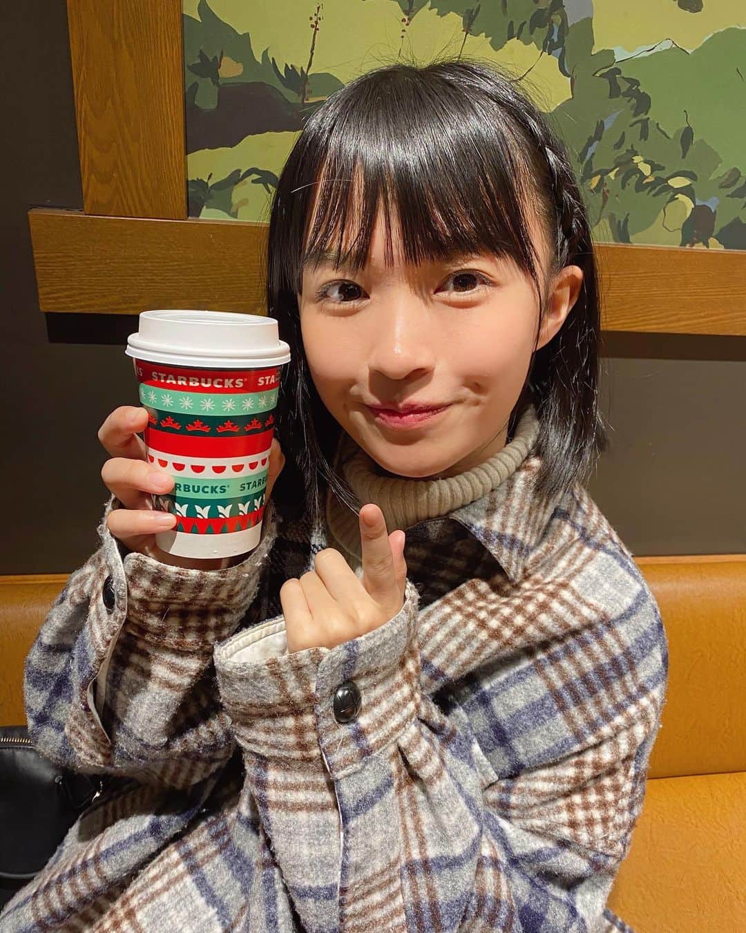 百川晴香さんのインスタグラム写真 - (百川晴香Instagram)「スタバタイム☕️💕 #スタバ #ベリーベリーホワイトモカ #私服 #japanesegirl #cute #followｍe」11月3日 19時01分 - momokawaharuka
