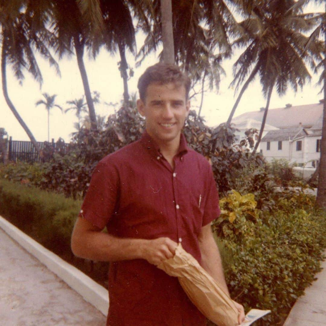 アレクサ・チャンさんのインスタグラム写真 - (アレクサ・チャンInstagram)「Young Joe Biden 😍 🇺🇸 🦊」11月3日 19時03分 - alexachung