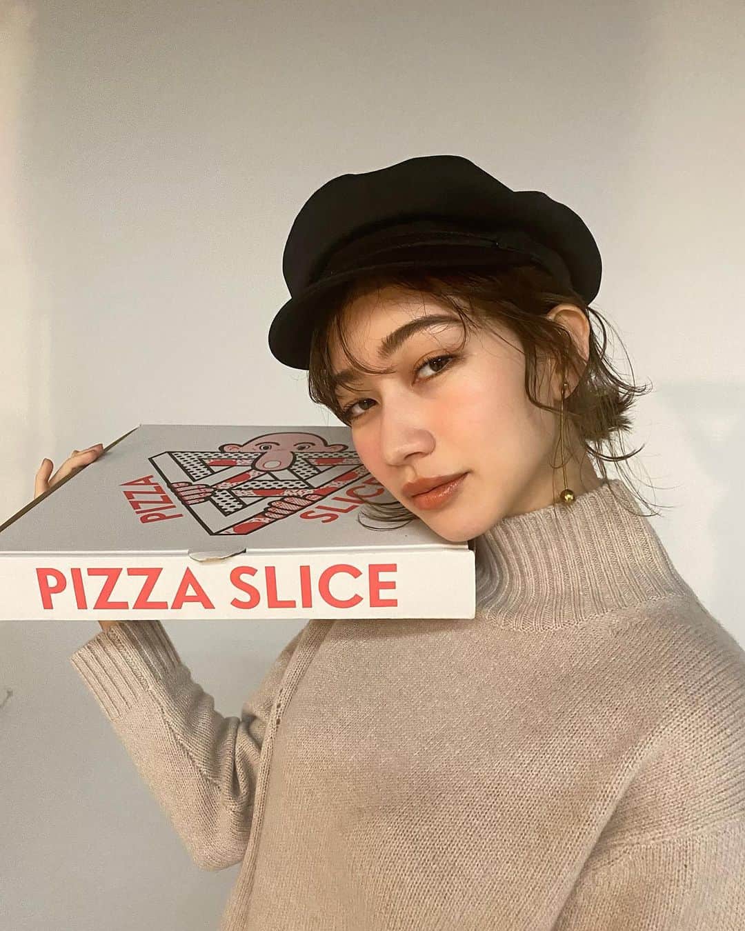 山本ソニアのインスタグラム：「@classy_mag_insta 12月号🔥  是非チェックしてね🙈  #classymagazine」