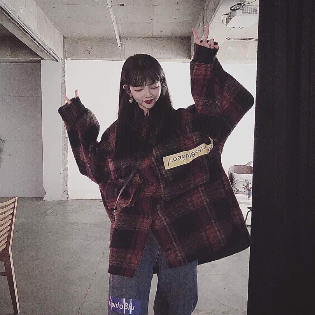 ユジョン のインスタグラム：「세상엔 좋은사람만 있지 않다지만 여기 사람들은 다 좋은사람이라 확신해 #puntoblu」