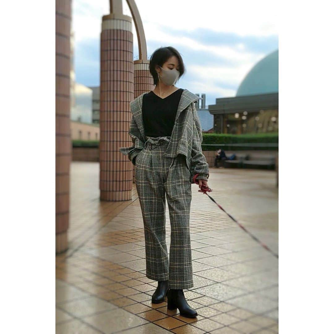 VANRIのインスタグラム：「* パンツスタイルがやっぱり落ち着く🤪 #ootd #fashion #coordinate」