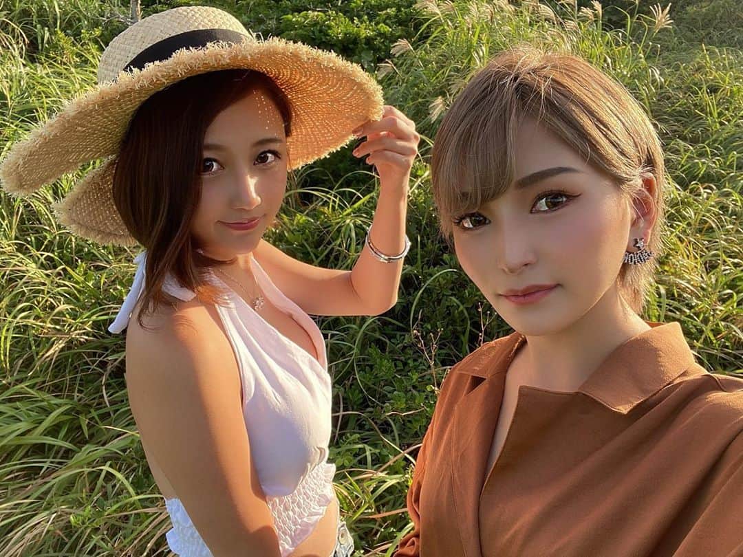 のインスタグラム：「お気に入りの麦わら帽子☺️💕 都会では中々使えないので旅行で❤︎空気がきれい〜🍃 　 　 　 　  #麦わら帽子 #hat #ボブ #セクシー #photooftheday #カシラ #ca4la」
