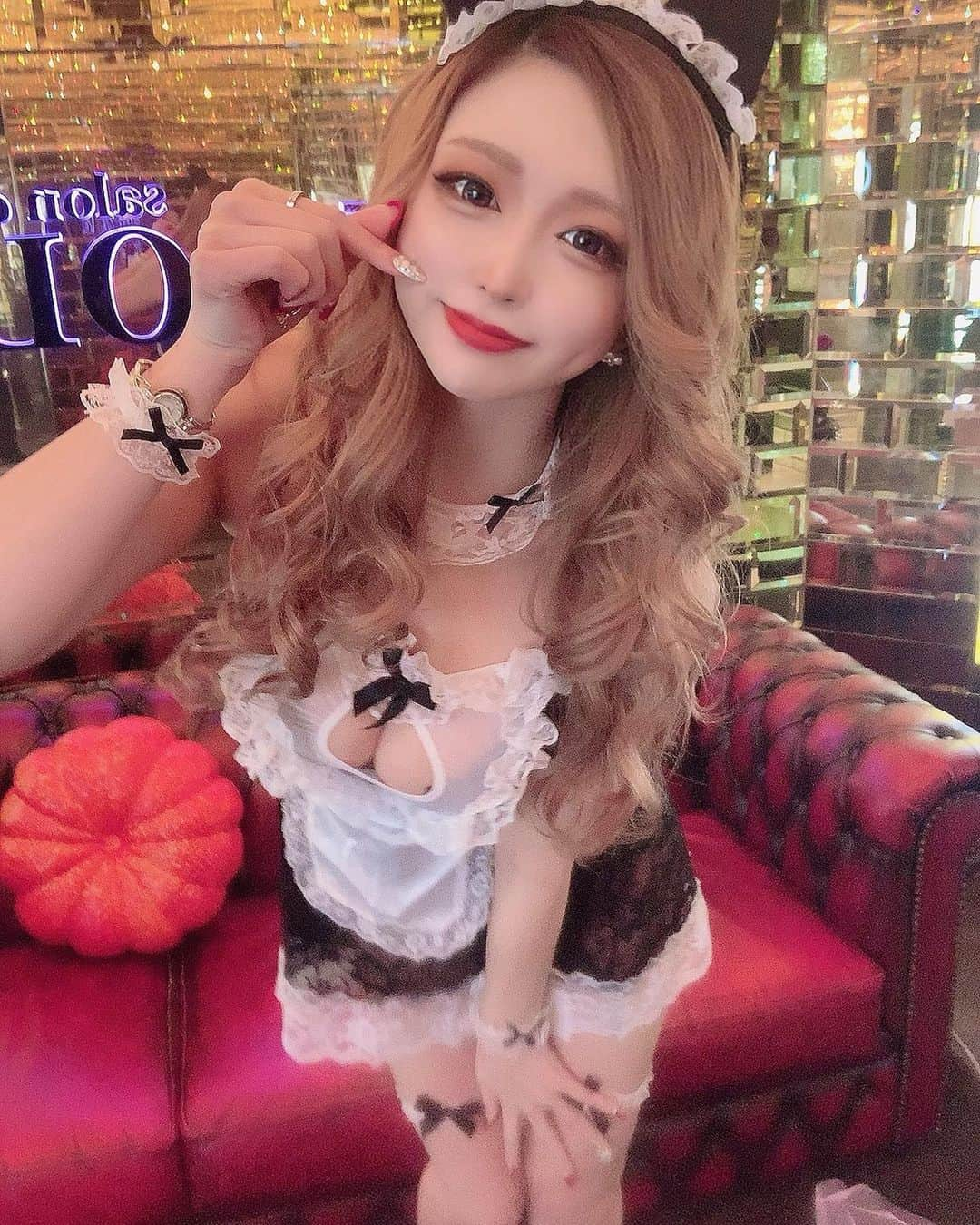 つきののインスタグラム：「. ・ ・ 外暗くなるのはやい〜 冬きらい🥶 ・ ・ ・ #ハロウィン #happyhalloween  #halloween #コスプレ #メイド #猫耳 #ゴールド #gold #錦 #錦3 #名古屋 #ナイツネット #キャバ嬢 #キャバクラ #キャバ #歌舞伎町 #六本木 #北新地 #ミナミ #中洲 #すすきの #ギャル #ネイル #Tバック #ドレス」