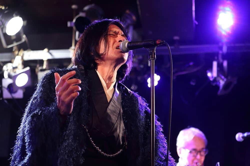 町田康のインスタグラム：「下北沢で実演しました。」
