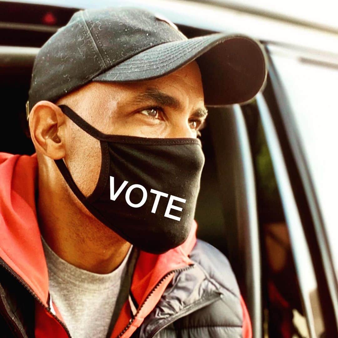ボリス・コジョーさんのインスタグラム写真 - (ボリス・コジョーInstagram)「Let’s go! #BidenHarris2020 ✊🏾」11月3日 10時31分 - boriskodjoe