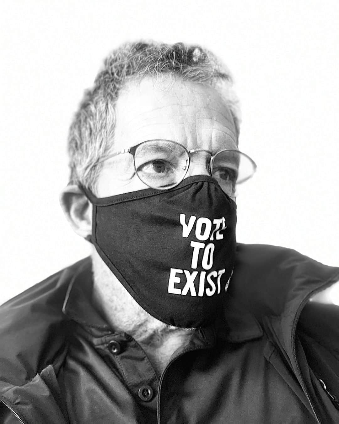 ケネスコールのインスタグラム：「Mask up, stand up, and show up because your vote has never been more important. Find your local polling place at turbovote.org/kenneth-cole #VoteToExist  When you shop at KennethCole.com, we’ll donate to The New York Public Library in support of The Harry Belafonte Black Liberation Speaker Series. Info link in bio.」
