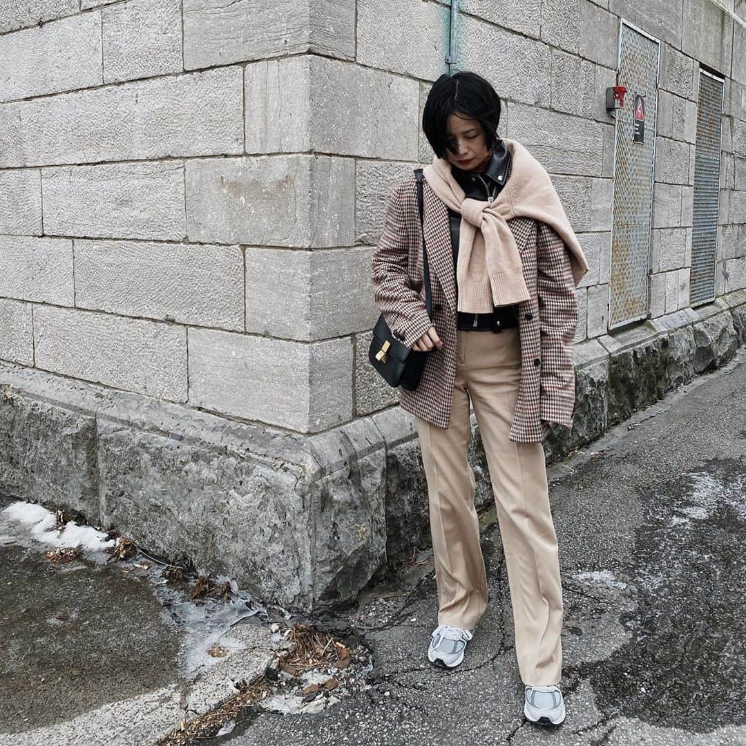 mixmatchisthekeyのインスタグラム：「blazers are my true wardrobe heroes」