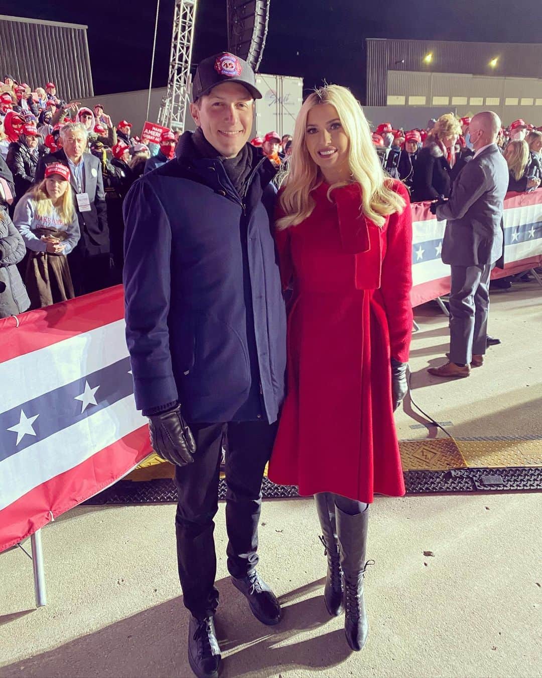のインスタグラム：「Hi Kenosha!  We ❤️ you Wisconsin! Vote tomorrow for 4 more years for President Trump! 🇺🇸🇺🇸🇺🇸」