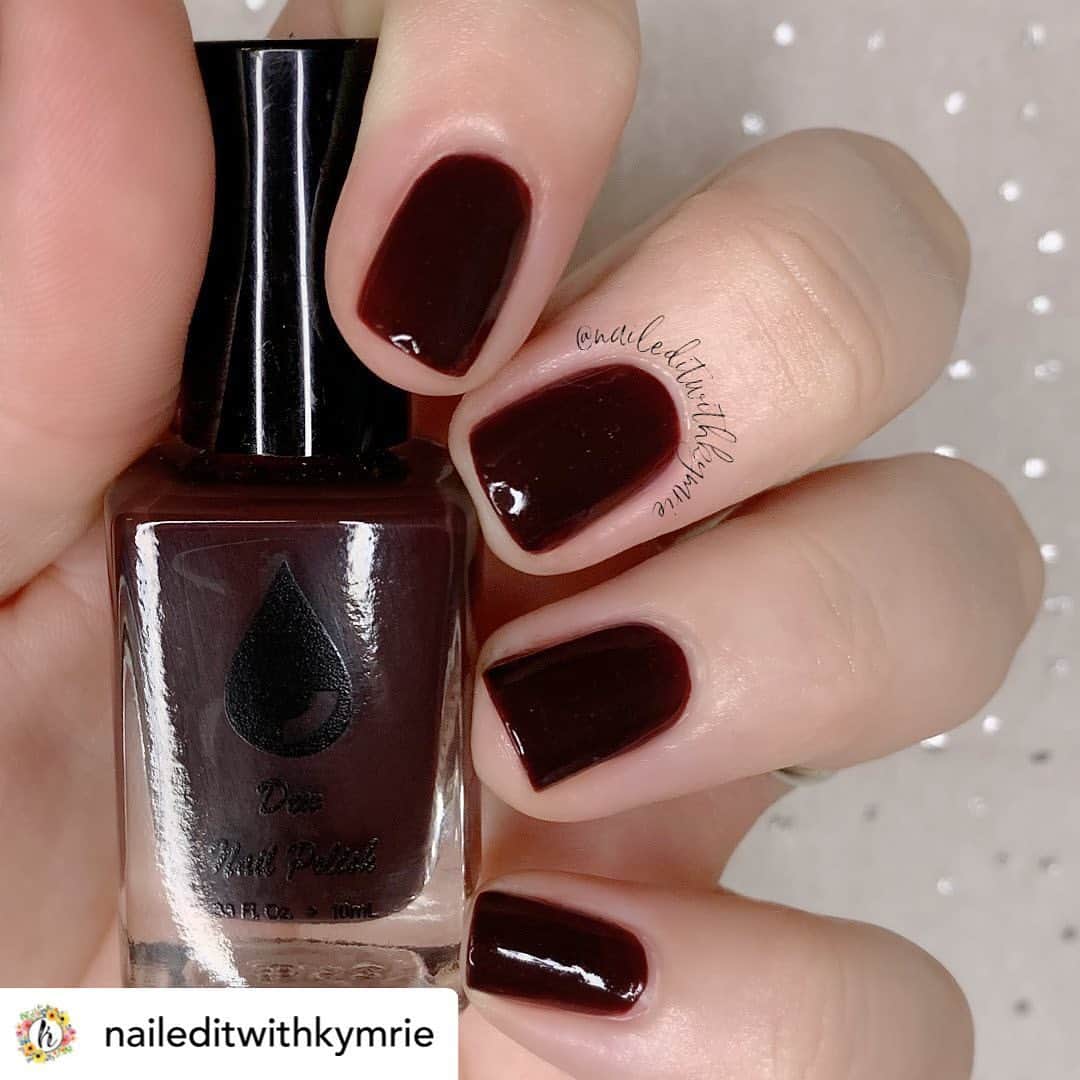 Nail Designsさんのインスタグラム写真 - (Nail DesignsInstagram)「Credit • @naileditwithkymrie I had the pleasure of swatching a couple of polishes from @dewnailpolish ♥️  In this post, I get to introduce you to Charcoal! Its a beautiful deep burgundy and is quite pretty in just 2 coats!   The best part? You can get your hands on a bottle of your own for only $4 at dewnailpolish.com!!  ♥️ @dewnailpolish - Charcoal . . . .  #nail #nails #notd #nailsofinstagram #instanails #instagood #nailswag #nailitdaily #nailsoftheday #happy #nails2inspire #followme ###nailstyle #nailsonfleek #nailinspo #nailfie #nailartist #diymanicure #manicure #nailpolish #modernnails #chicnails #nailedit」11月3日 11時53分 - nailartfeature