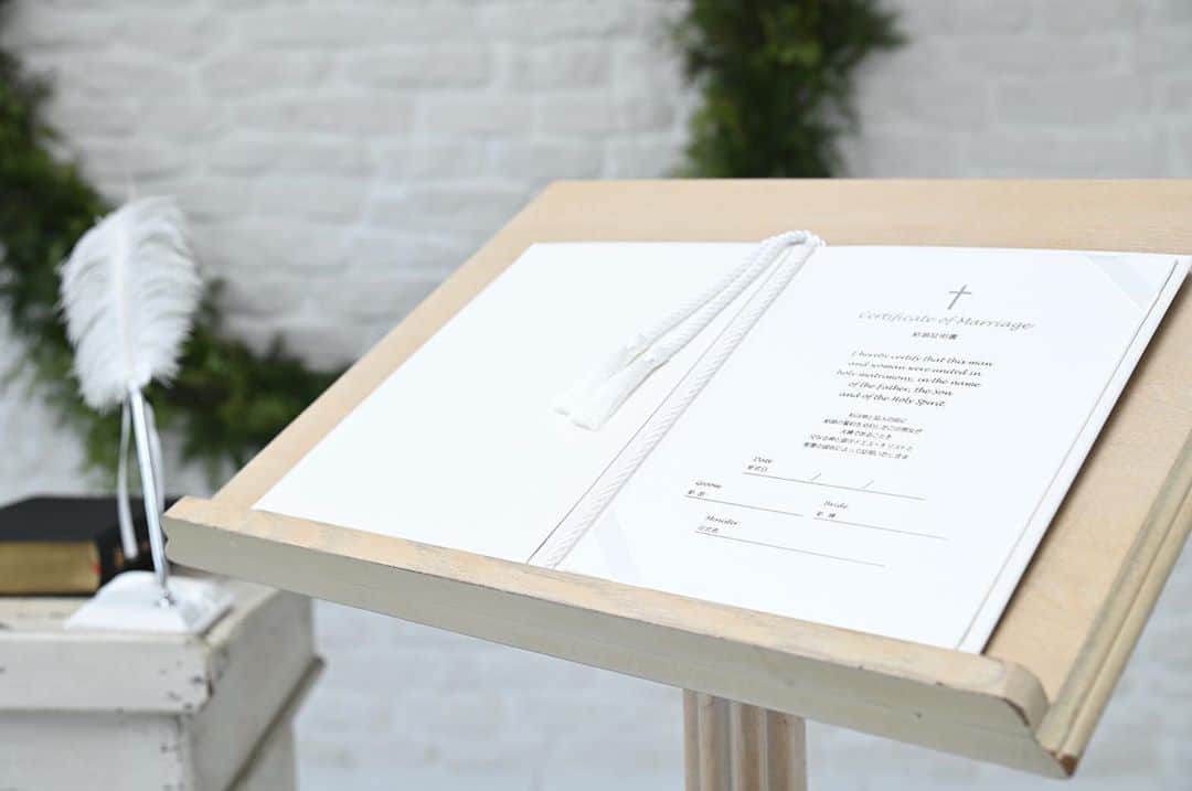 St.AQUA 東京の結婚式場 サンアクアチャペルのインスタグラム：「〜結婚証明書〜  #wedding #weddingceremony #weddingparty #家族婚 #少人数結婚式 #オンライン挙式 #純白ウェディング #フォトウェディング #結婚証明書 #結婚証明書サイン #新郎新婦 #キリスト教式 #教会式 #牧師先生 #ウェディングアイディア #ウェディングアイテム #挙式アイテム #ペーパーアイテム #おしゃれ花嫁 #結婚式場探し #結婚準備  #プレ花嫁 #みんなのウェディング  #サンアクアチャペル  #お急ぎ婚 #2021年春婚  #2021年夏婚 #2021年婚」