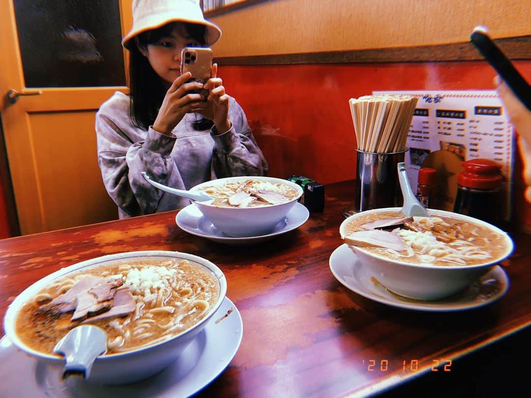 大滝友梨亜さんのインスタグラム写真 - (大滝友梨亜Instagram)「みんなで食べるのが いっちばんうんめ。  #ラーメン#杭州飯店」11月3日 12時37分 - takiomaru