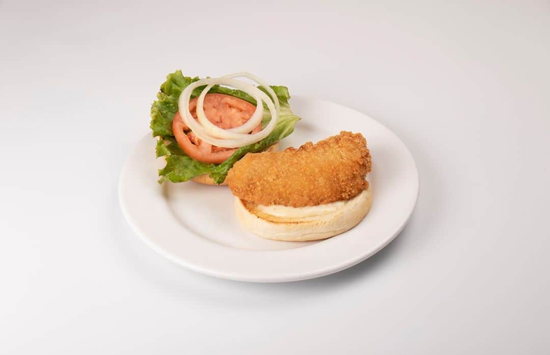 のインスタグラム：「The Breaded Mahi Sandwich and Breaded Mahi Plate are back for this week only. #Hanapaa」