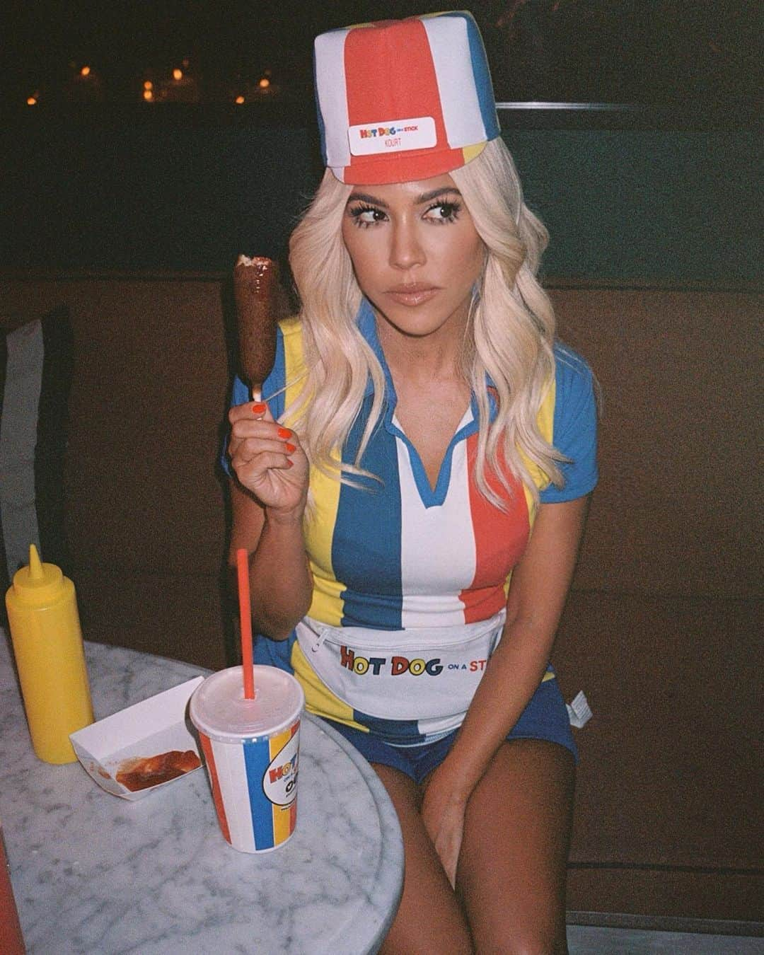 コートニー・カーダシアンさんのインスタグラム写真 - (コートニー・カーダシアンInstagram)「Hot diggity dog!」11月3日 12時55分 - kourtneykardash