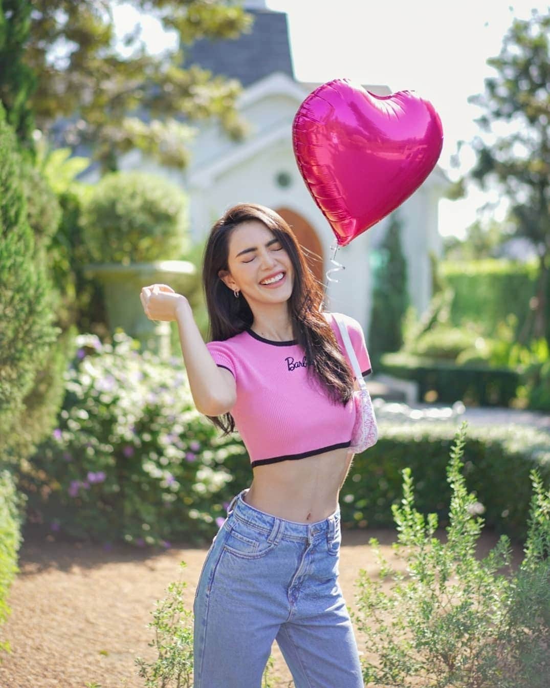 マイ・ダーウィカーのインスタグラム：「12M followers 💕🙈 thank you so much , LOVEEEE 💕」