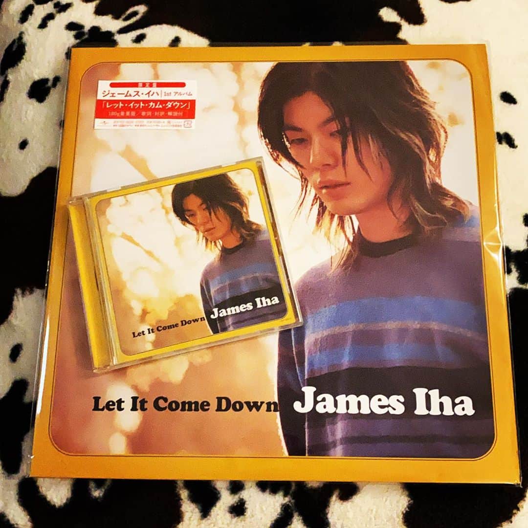 浅田信一のインスタグラム：「アナログ再発嬉しい。  リリース当時はCDで聴きまくった。スマパンよりもこっちの方が100倍好き。あとで聴くぜぃ。  #jamesiha」