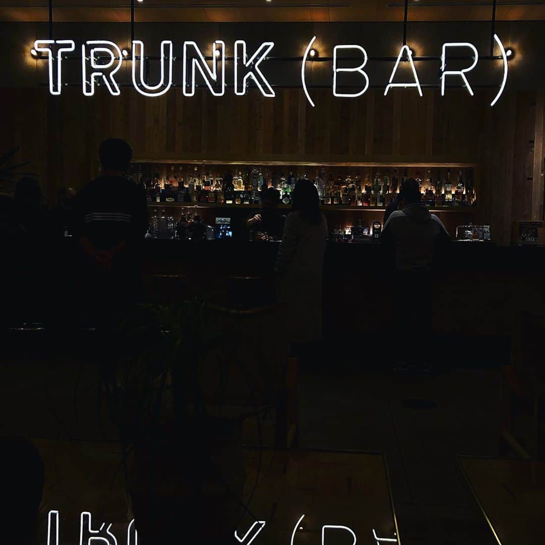 chinatsu614さんのインスタグラム写真 - (chinatsu614Instagram)「Catch up;) #trunkhotel #bar #cafe #shibuya #tokyo ・  ・ ・  意外に渋谷の穴場カフェ。  そこそこ 年齢層高めも心地良い笑  ・ ・ ・ w/ @hiromix22  ・ ・ ・ #トランクホテル #渋谷カフェ  #渋谷」11月3日 13時24分 - chinatsu614