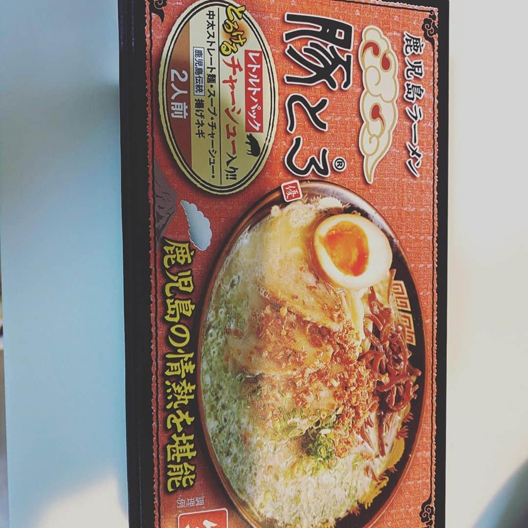 今村美乃さんのインスタグラム写真 - (今村美乃Instagram)「#よしのキッチン  旦那さんからのリクエストで、#豚とろラーメン   これ好きなんだって〜。 #鹿児島ラーメン   た、確かに美味しかった。 チャーシューめちゃくちゃとろっとろだった！！  #自炊記録  #夫婦ご飯 #cookingram #旦那リクエストご飯　#タイムラプス料理　#料理動画 #今日のごはん　#時短レシピ #cookingram  #cookingathome  #cooking #共働き夫婦 #共働きごはん #今日の昼ごはん ごはん　#今日の夜ご飯　#パーソナルトレーニング #美活 #トレーニング」11月3日 13時26分 - imamurayoshino